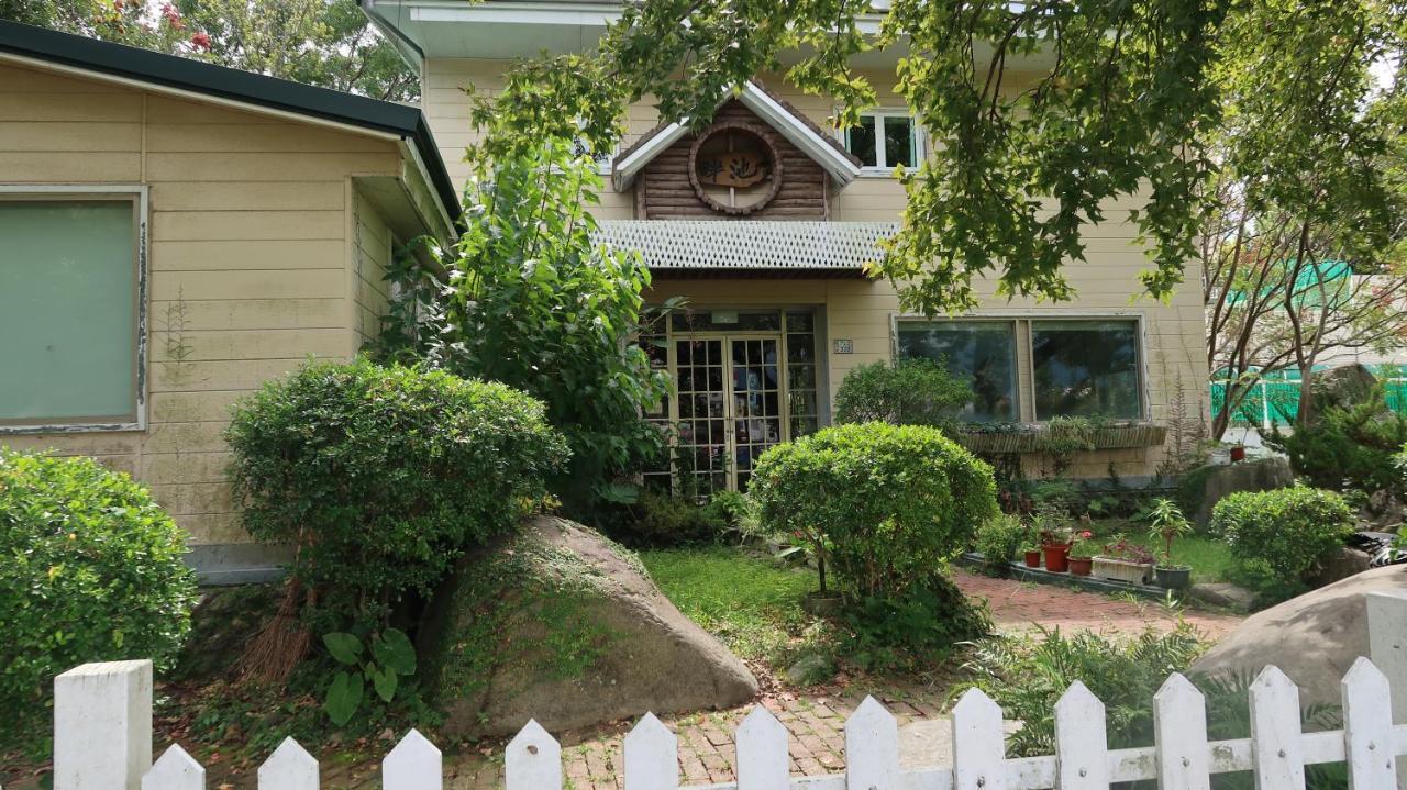 Bed and Breakfast Chpn House Чишан Экстерьер фото